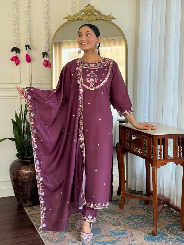 Stylish_Embroidered_Kurta_Set_with_Dupatta