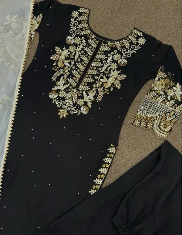 Stylish_Embroidered_Kurta_Set_with_Dupatta