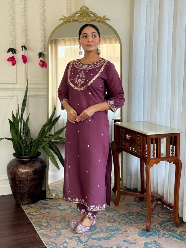 Stylish_Embroidered_Kurta_Set_with_Dupatta