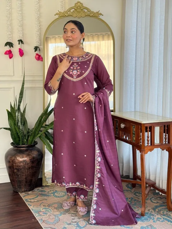 Stylish_Embroidered_Kurta_Set_with_Dupatta