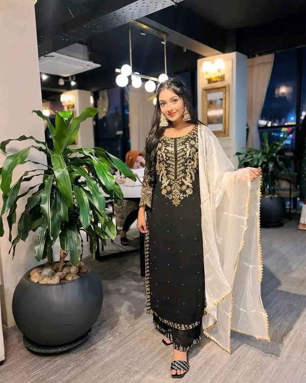 Stylish_Embroidered_Kurta_Set_with_Dupatta
