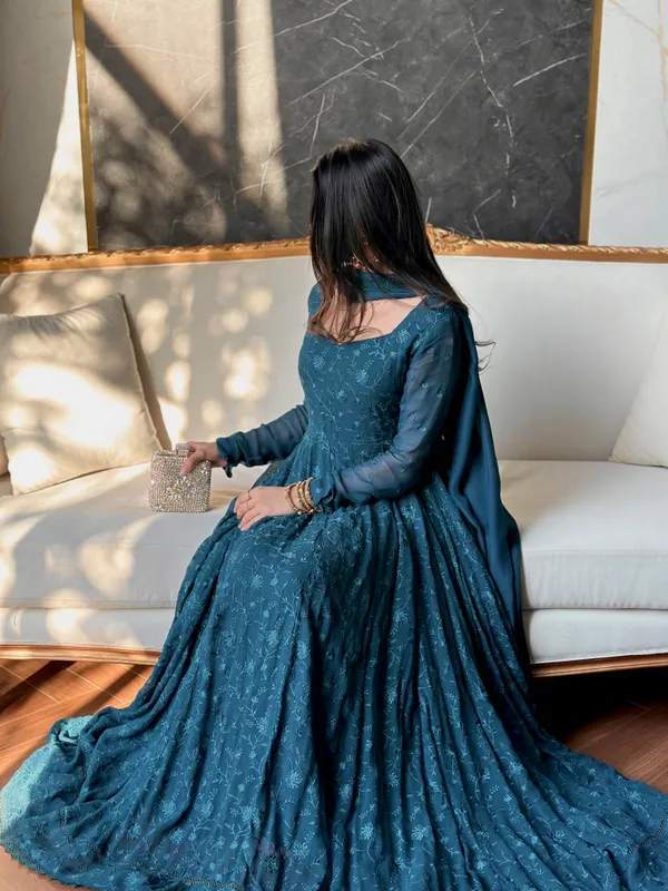 Stylish_Star_Georgette_Gown_with_Dupatta
