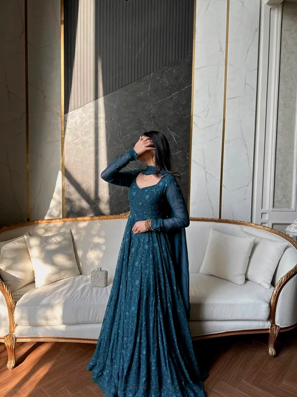 Stylish_Star_Georgette_Gown_with_Dupatta