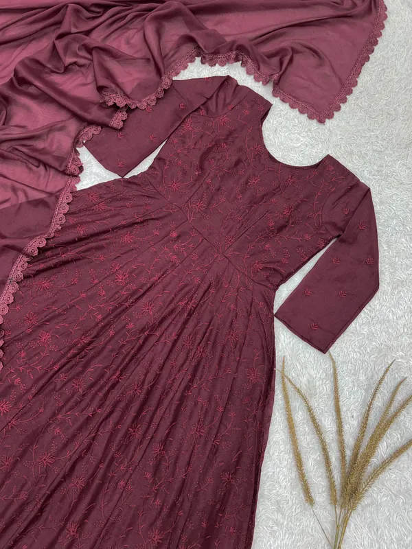 Stylish_Star_Georgette_Gown_with_Dupatta