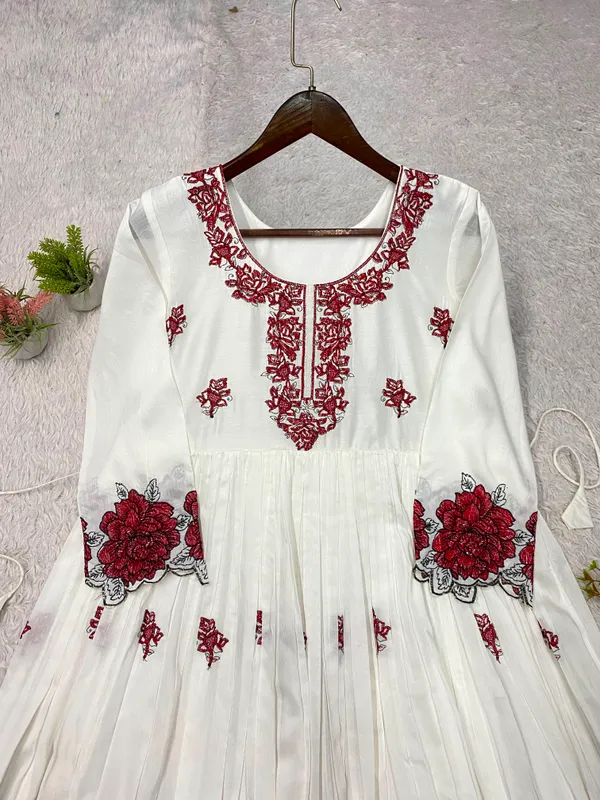 Summer_Friendly_Trendy_Maxi_Gown_with_Embroidery_Work