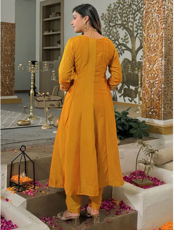 Vichhitra_Silk_Anarkali_Kurti_Pent_Dupatta_Set
