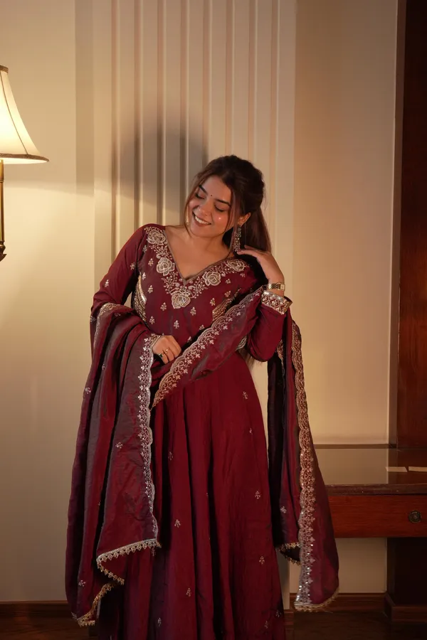 Vichitra_Beads_Sequence_Embroidery_Gown_Pant_Dupatta_Set