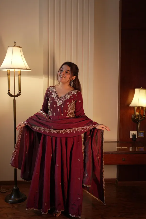 Vichitra_Beads_Sequence_Embroidery_Gown_Pant_Dupatta_Set