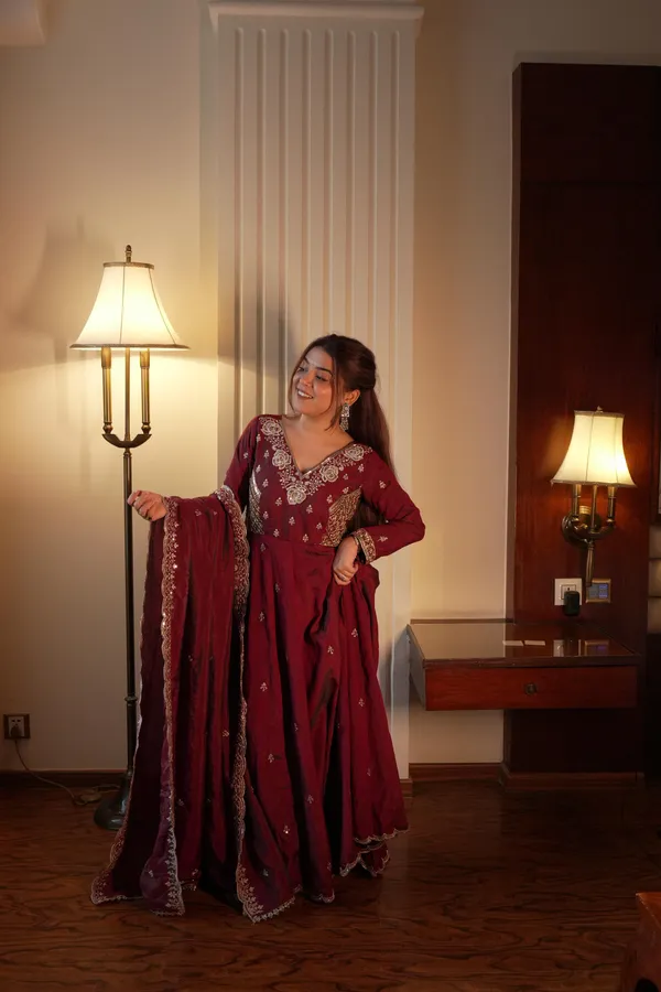 Vichitra_Beads_Sequence_Embroidery_Gown_Pant_Dupatta_Set