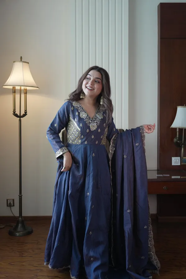 Vichitra_Beads_Sequence_Embroidery_Gown_Pant_Dupatta_Set