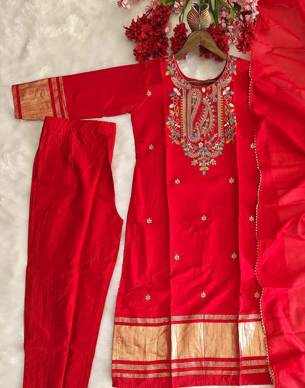 Viscose_Embroidered_Kurti_Set_with_Dupatta
