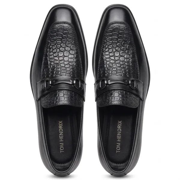 Tom_Hendrix_Textured_Buckle_Loafer_Black