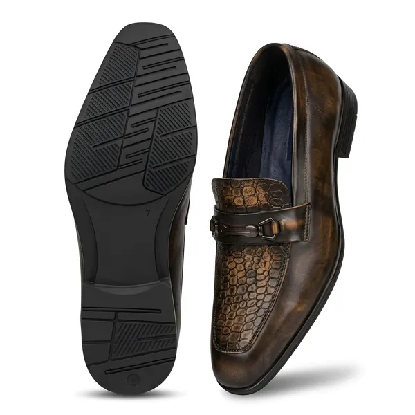 Tom_Hendrix_Textured_Buckle_Loafer_Brown