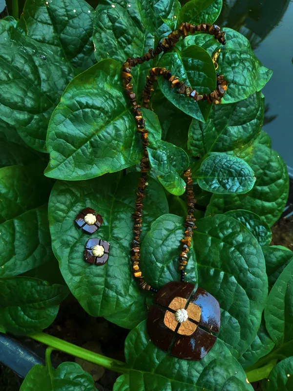 Brown_Coconut_Shell_And_Semi_Precious_Stones_Jewellery___For_Women