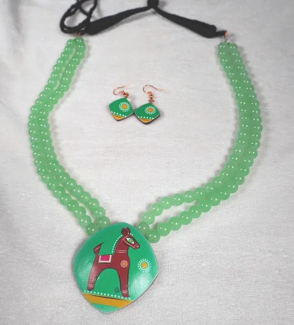 Digital_painted_Coconut_Shell_pendant_and_imported_glass_beads_Jewellery_For_Women