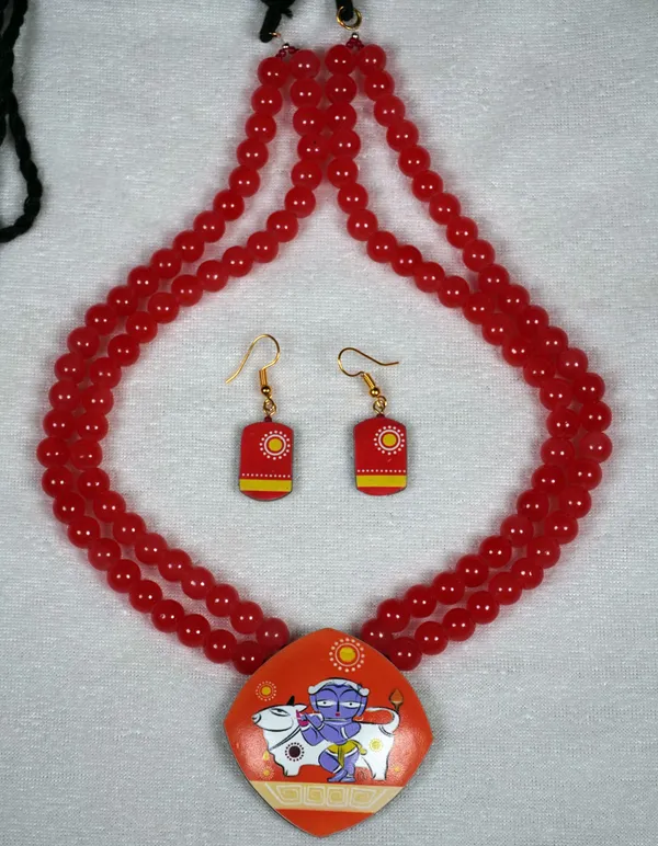 Digital_painted_Coconut_Shell_pendant_and_imported_glass_beads_Jewellery_For_Women