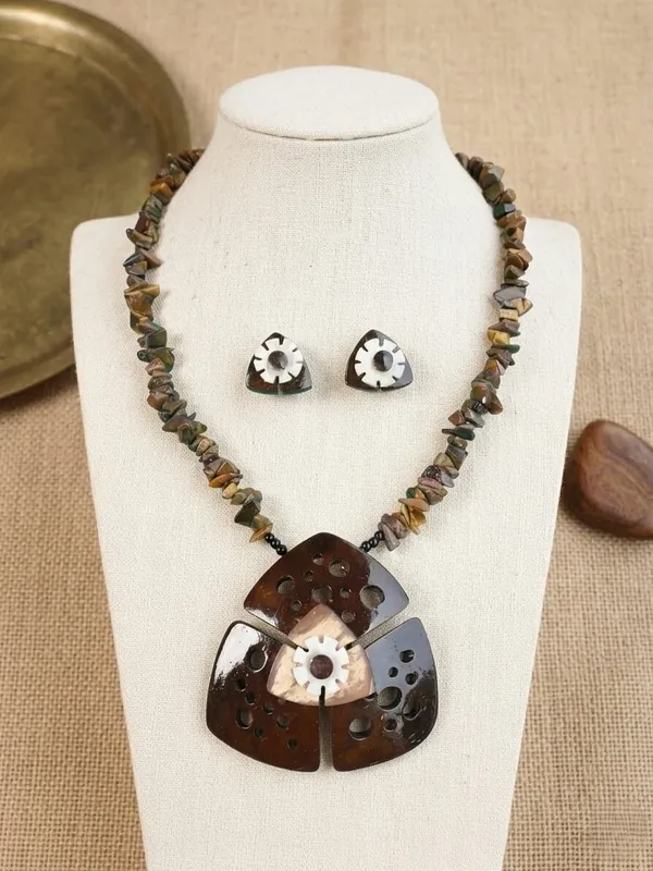 Brown_Coconut_Shell_And_Semi_Precious_Stones_Necklace___For_Women