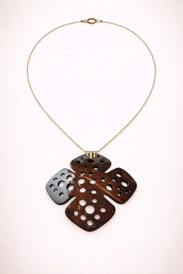 Brown_Coconut_Shell_Pendant_And_Golden_plated_Brass_chain_Necklace__For_Women