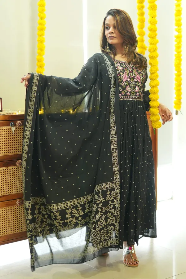 Black_Rayon_Premium_Kurta_Pant_Set_With_Dupatta_For_Women