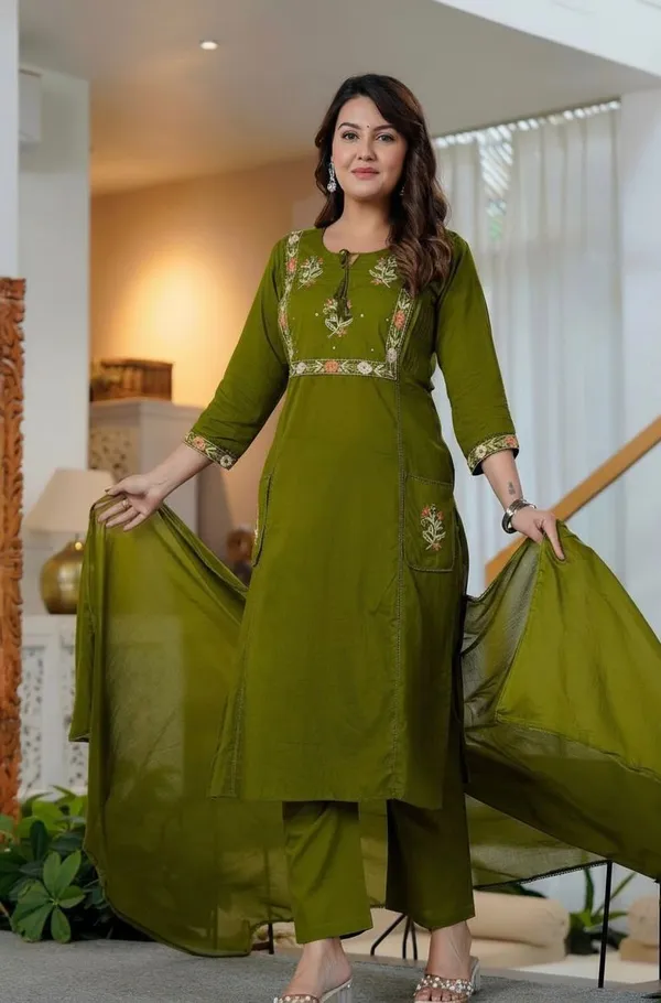 Olive_Green_Cotton_Premium_Kurta_Pant_Set_With_Dupatta_For_Women