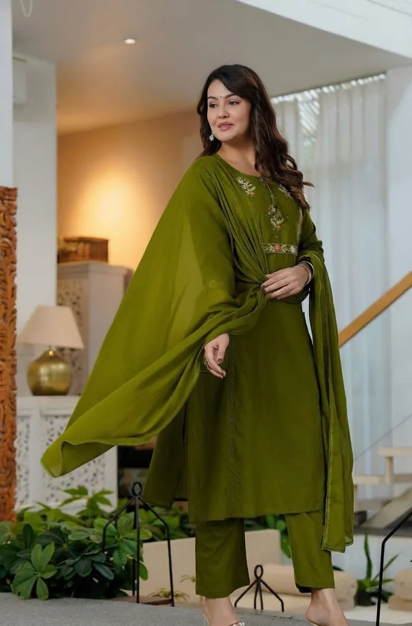 Olive_Green_Cotton_Premium_Kurta_Pant_Set_With_Dupatta_For_Women