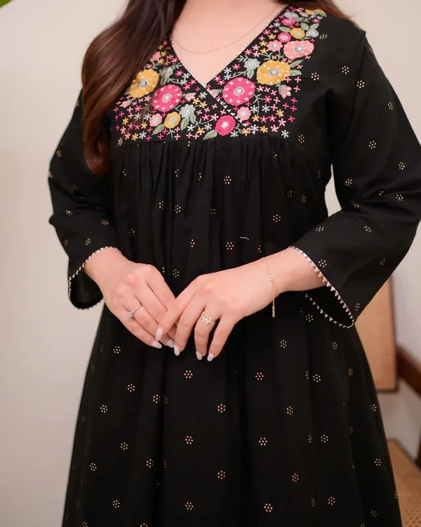 Black_Cotton_Premium_Cotton_Kurta_Set_For_Women