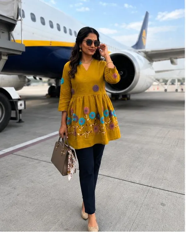 Yellow_Cotton_Premium_Short_Kurta_For_Women