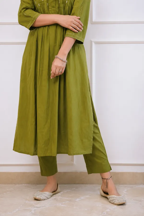 Olive_Green_Embroidered_Cotton_Kurta_Set_With_Pants_for_Women