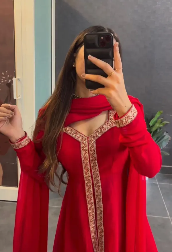 Red_Georgette_Premium_Kurta_Pant_Set_With_Dupatta_For_Women