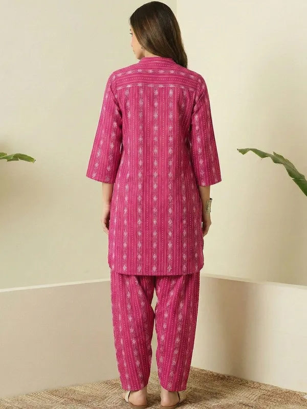 Rose_Pink_Embroidered_Kurta_Salwar_Set