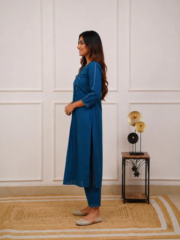 Royal_Blue_Embroidered_Cotton_Kurta_Set_With_Pants_for_Women