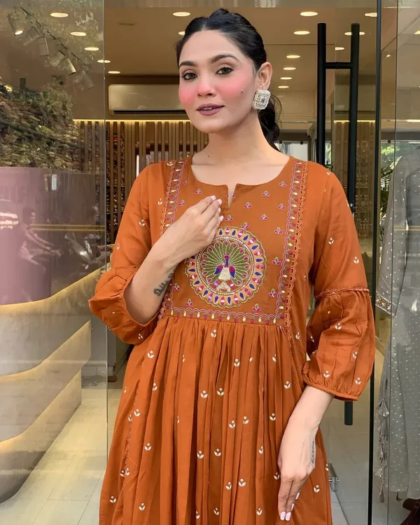 Rust_Orange_Pure_Cotton_Premium_Kurta_Pant_Set_With_Dupatta_For_Women