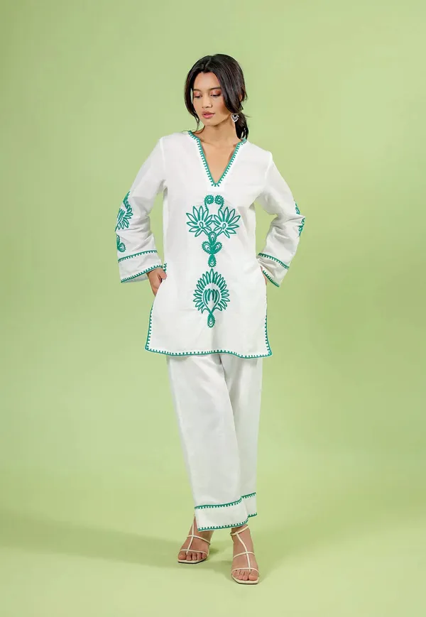 White_&_Teal_Floral_Embroidered_Co-Ord_Kurta_Set