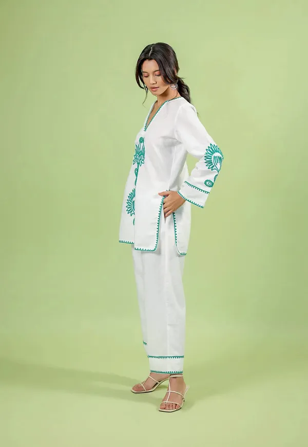 White_&_Teal_Floral_Embroidered_Co-Ord_Kurta_Set