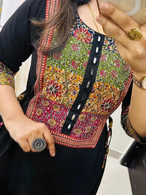 Black_Cotton_Premium_Kurta_And_Pant_Set_For_Women