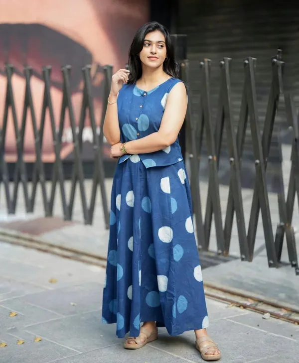 Women's_Blue_Cotton_Top_with_Floral_Long_Skirt