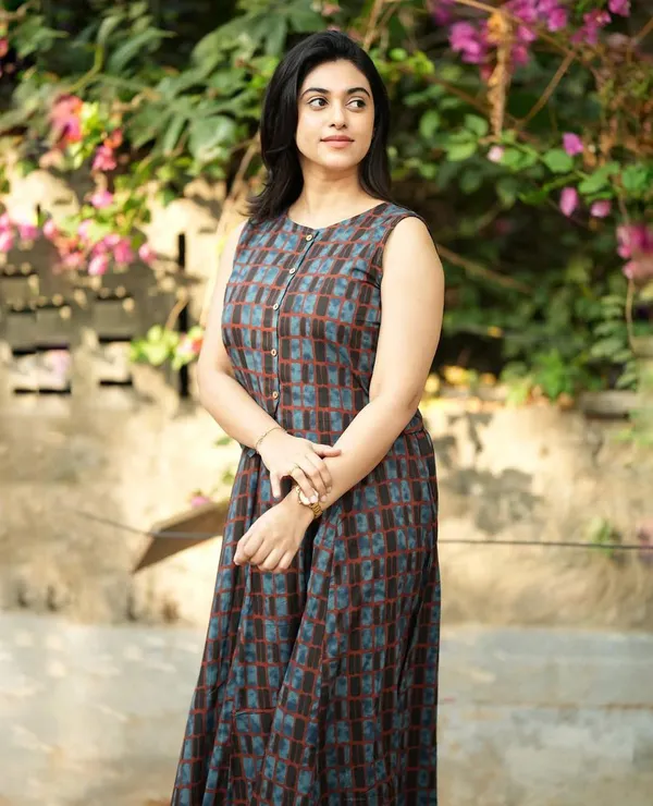 Women's_Navy_Blue_Cotton_Top_with_Floral_Long_Skirt
