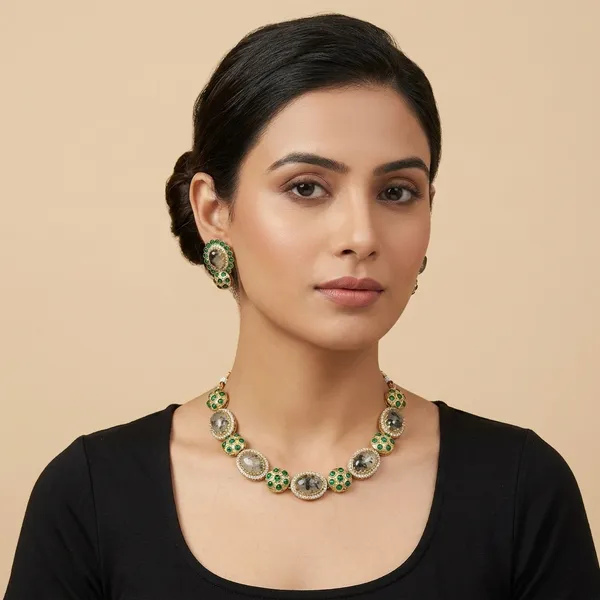 Gold_And_Emerald_Green_Kundan_Necklace_And_Earring_Set_For_Women