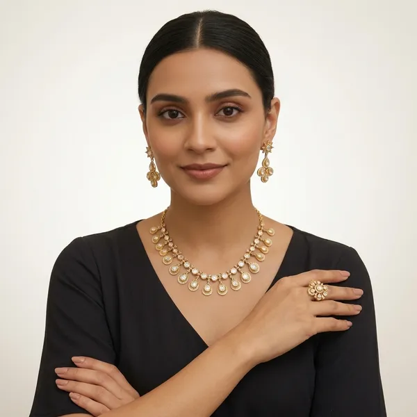 Gold_Kundan_Necklace_And_Earring_Set_For_Women