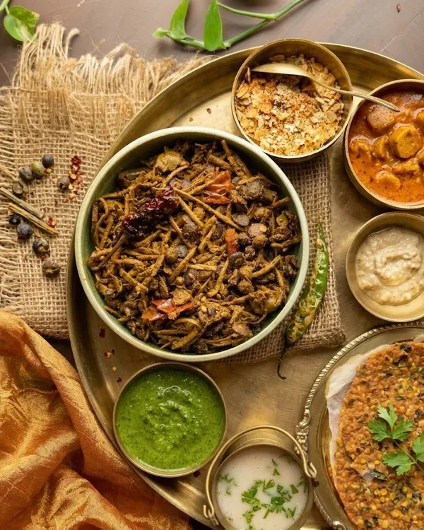 Ker_Sangri_&_Desi_Kachri_Achar_combo