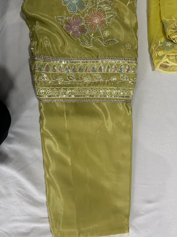 Green_Premium_Jacquard_Unstitched_Suit_Set_For_Women