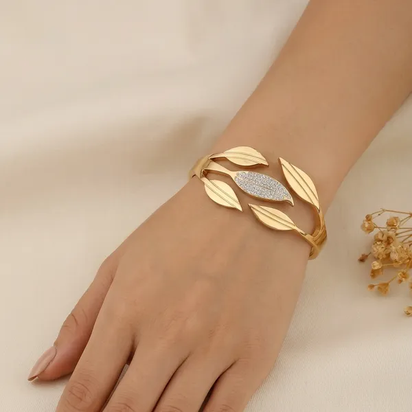 Anti_Tarnish_18k_Gold_Tone_Bracelet