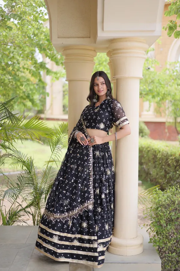 Lehenga+Blouse+Dupatta_Set_