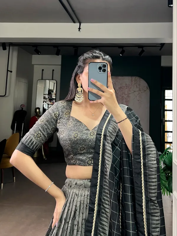 Lehenga_Chol