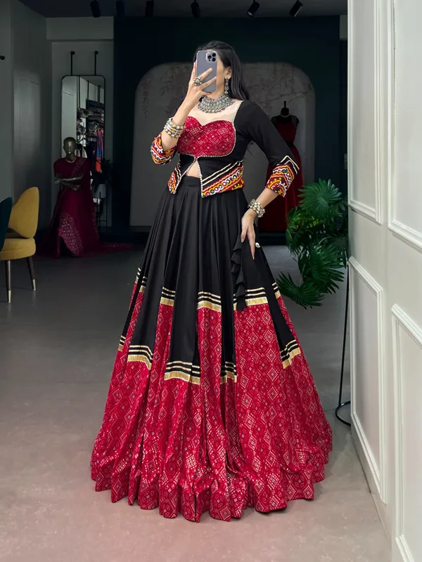 Lehenga,_Blouse_Set_