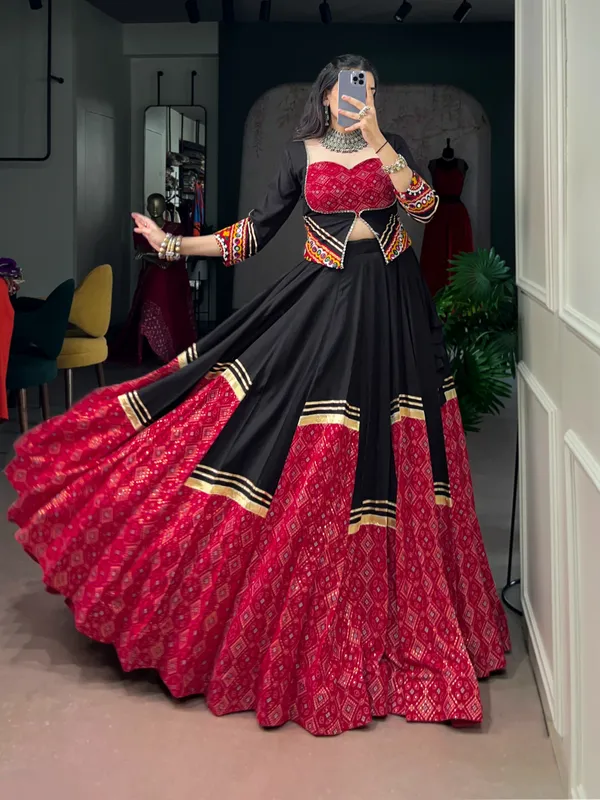 Lehenga,_Blouse_Set_