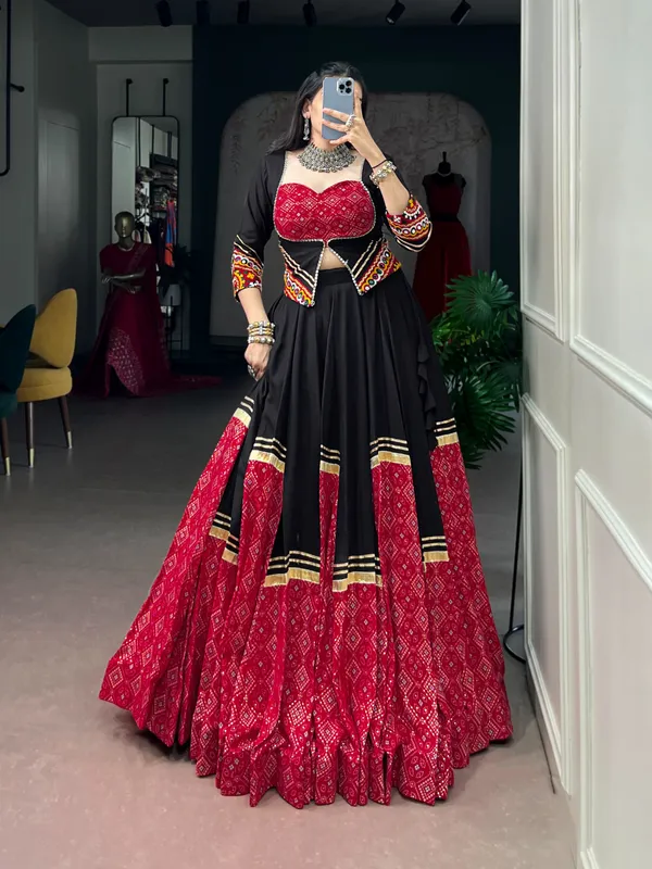 Lehenga,_Blouse_Set_