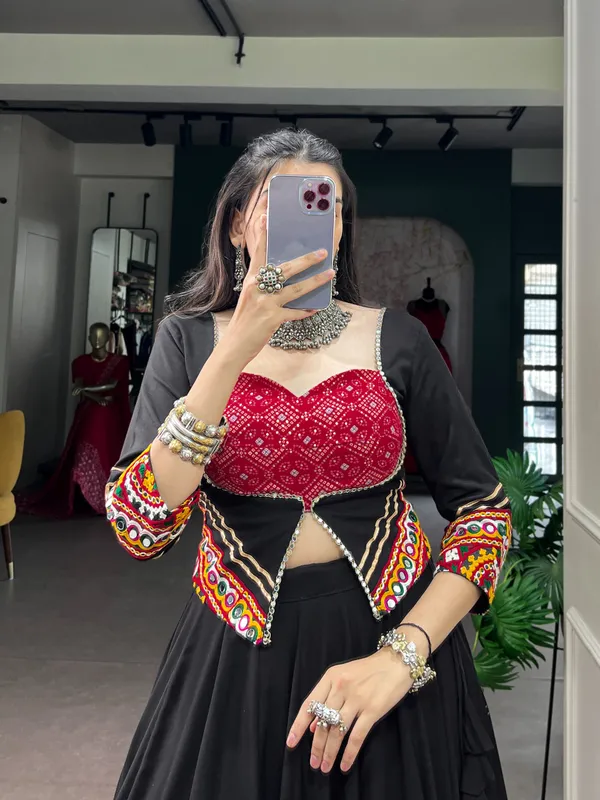 Lehenga,_Blouse_Set_
