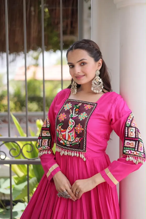 NAVRATRI_GOWN_COLLECTIONS_2026_👜