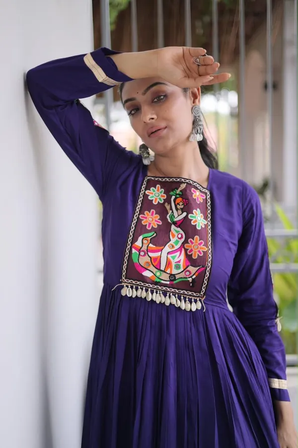 NAVRATRI_GOWN_COLLECTIONS_2026_👜